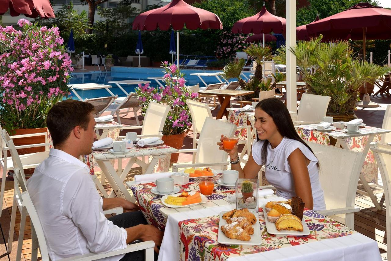 Unahotels Imperial Sport Hotel Pesaro Kültér fotó