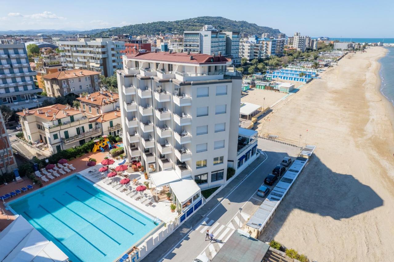 Unahotels Imperial Sport Hotel Pesaro Kültér fotó