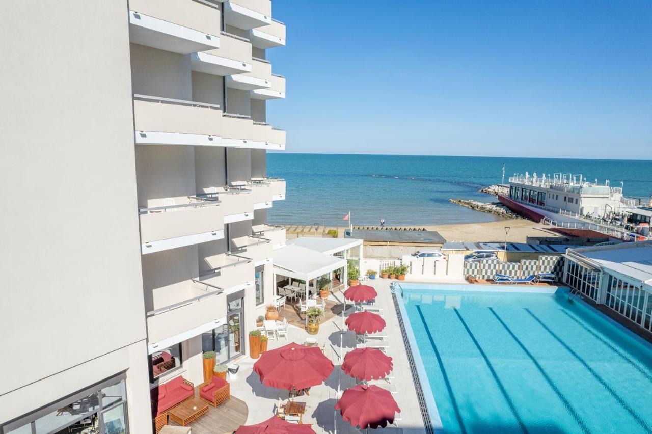 Unahotels Imperial Sport Hotel Pesaro Kültér fotó