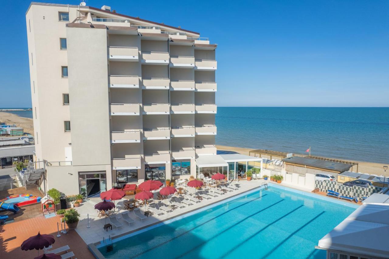 Unahotels Imperial Sport Hotel Pesaro Kültér fotó