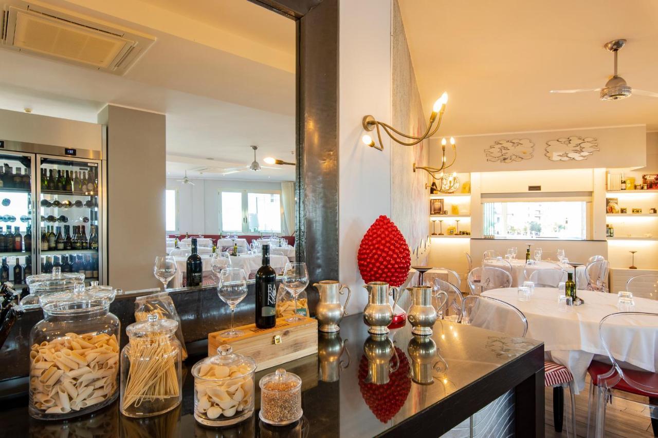 Unahotels Imperial Sport Hotel Pesaro Kültér fotó
