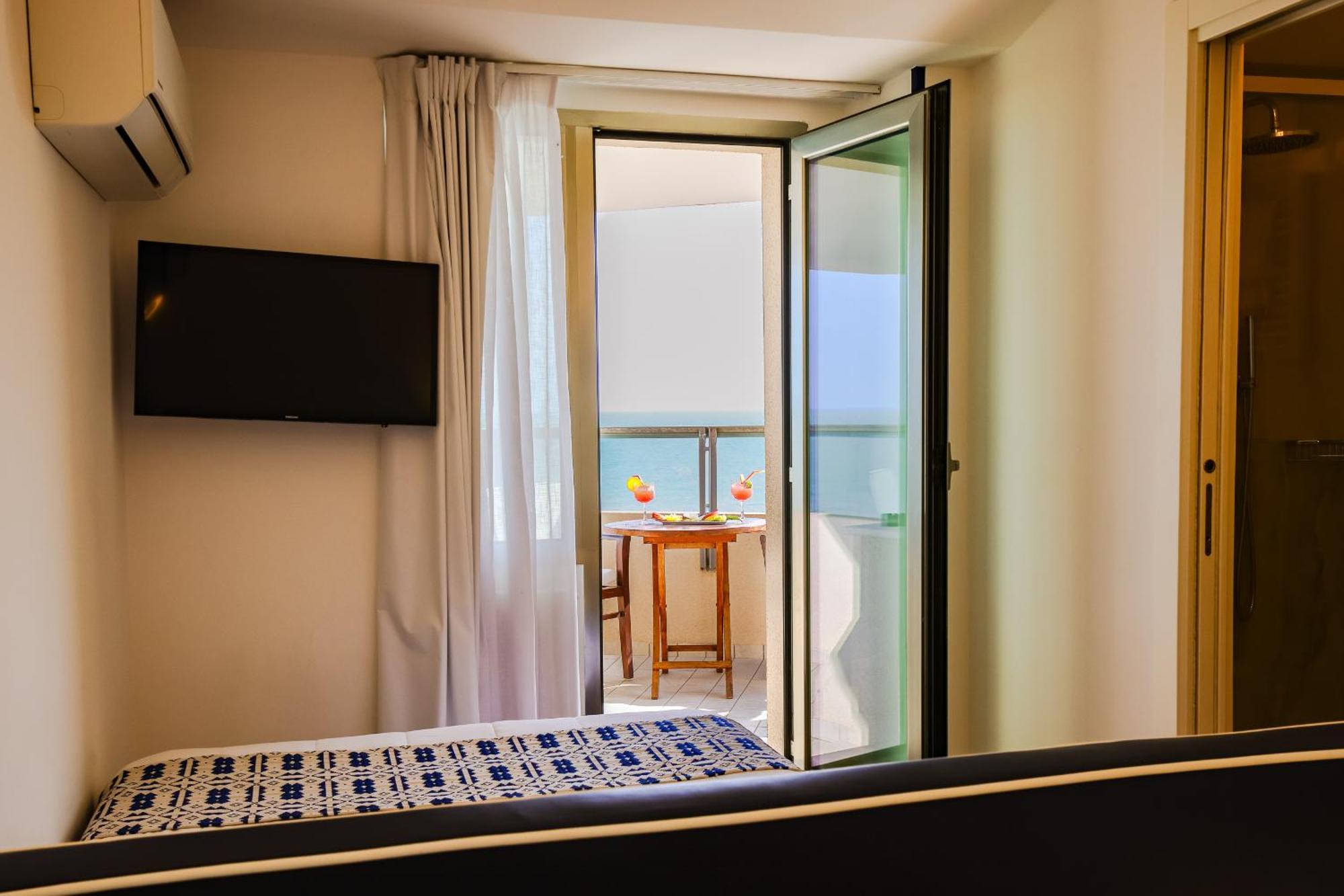 Unahotels Imperial Sport Hotel Pesaro Kültér fotó
