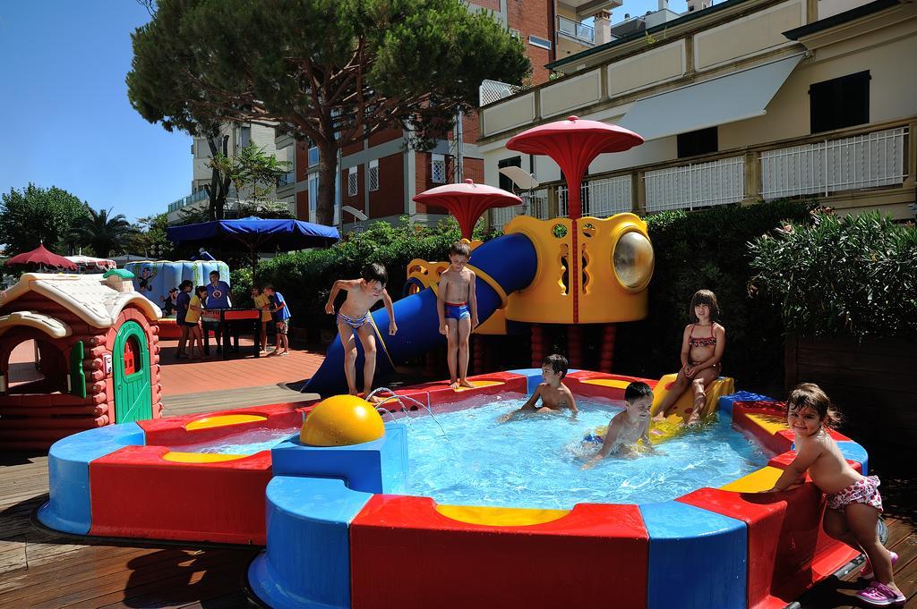 Unahotels Imperial Sport Hotel Pesaro Kültér fotó