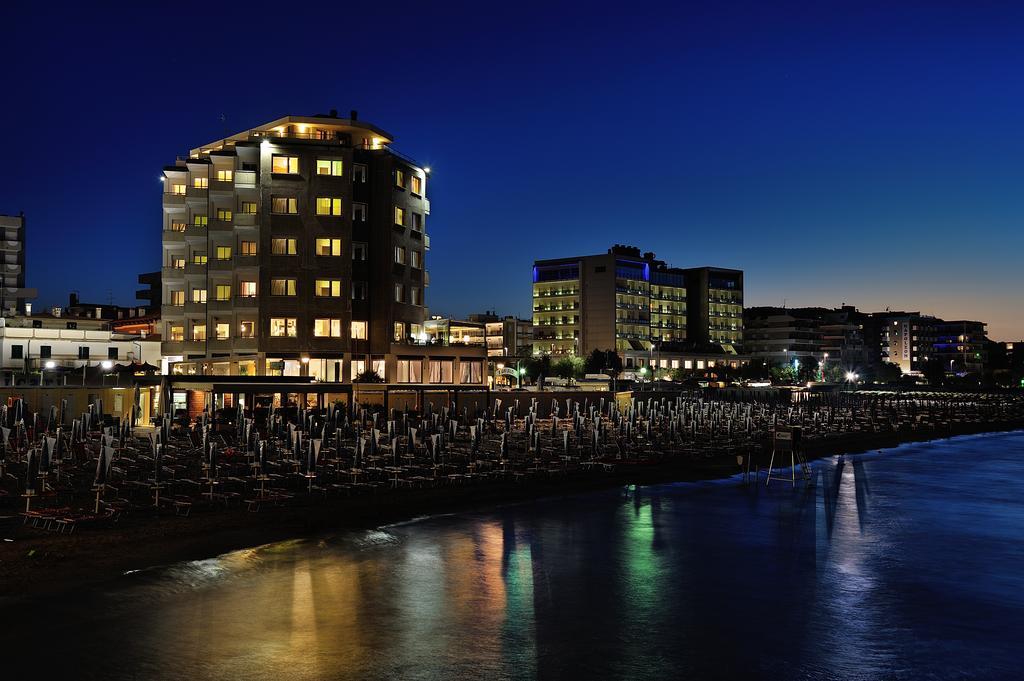 Unahotels Imperial Sport Hotel Pesaro Kültér fotó