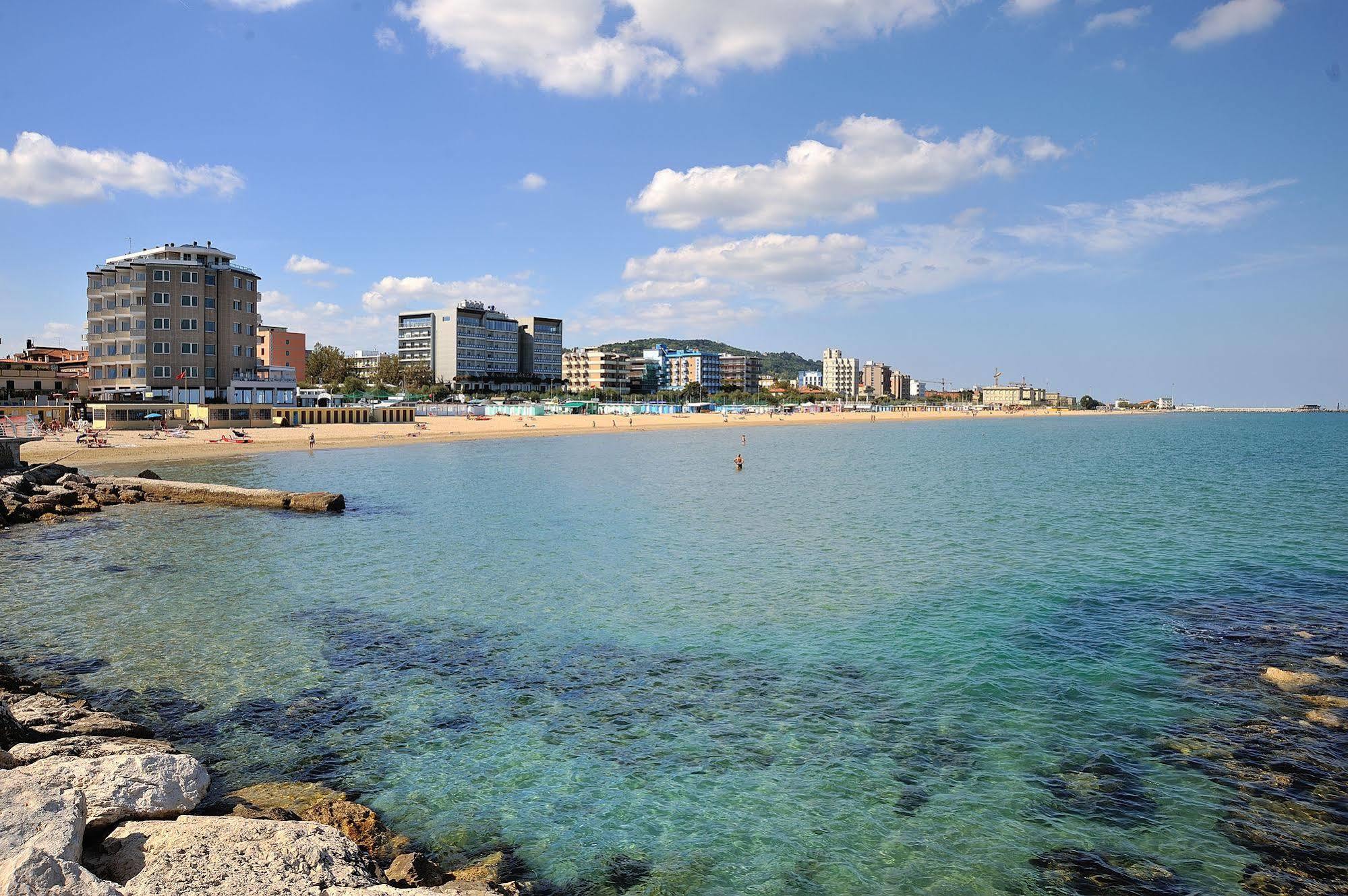 Unahotels Imperial Sport Hotel Pesaro Kültér fotó